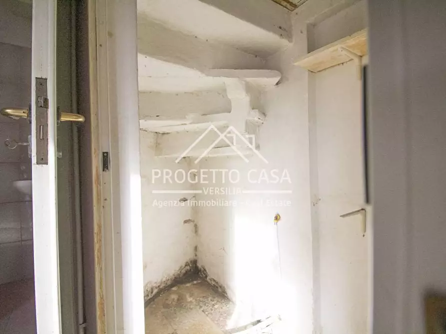 Immagine 19 di Appartamento in vendita  in VIA DE GASPERI a Pietrasanta