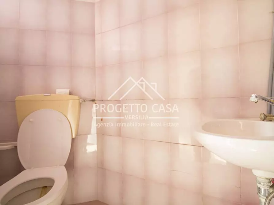 Immagine 20 di Appartamento in vendita  in VIA DE GASPERI a Pietrasanta