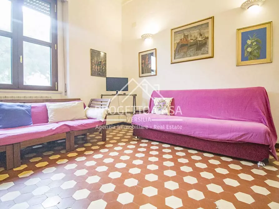 Immagine 3 di Appartamento in vendita  in VIA D'ANNUNZIO a Viareggio