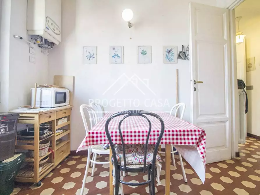 Immagine 9 di Appartamento in vendita  in VIA D'ANNUNZIO a Viareggio