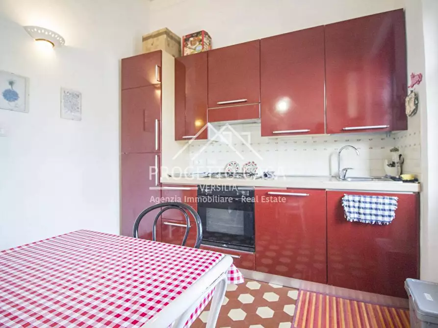 Immagine 11 di Appartamento in vendita  in VIA D'ANNUNZIO a Viareggio