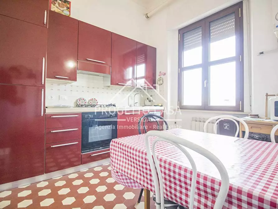 Immagine 14 di Appartamento in vendita  in VIA D'ANNUNZIO a Viareggio