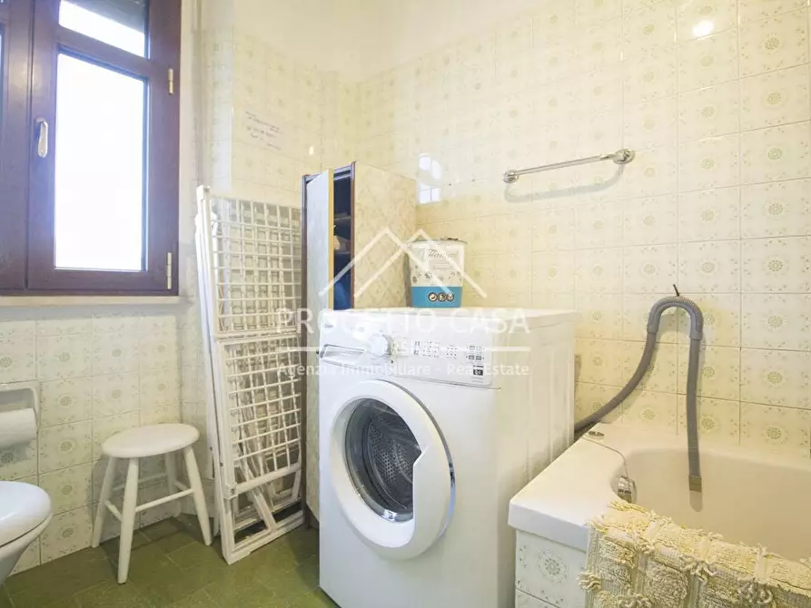 Immagine 17 di Appartamento in vendita  in VIA D'ANNUNZIO a Viareggio