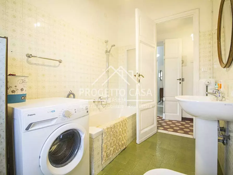 Immagine 18 di Appartamento in vendita  in VIA D'ANNUNZIO a Viareggio