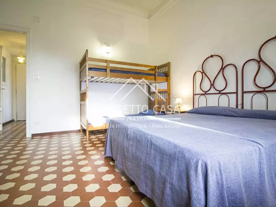Immagine 24 di Appartamento in vendita  in VIA D'ANNUNZIO a Viareggio
