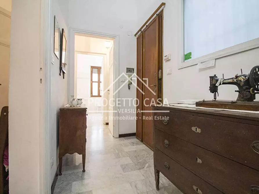 Immagine 26 di Appartamento in vendita  in VIA D'ANNUNZIO a Viareggio