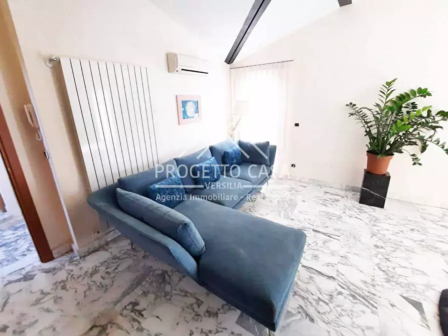 Immagine 12 di Appartamento in vendita  in via buozzi a Viareggio