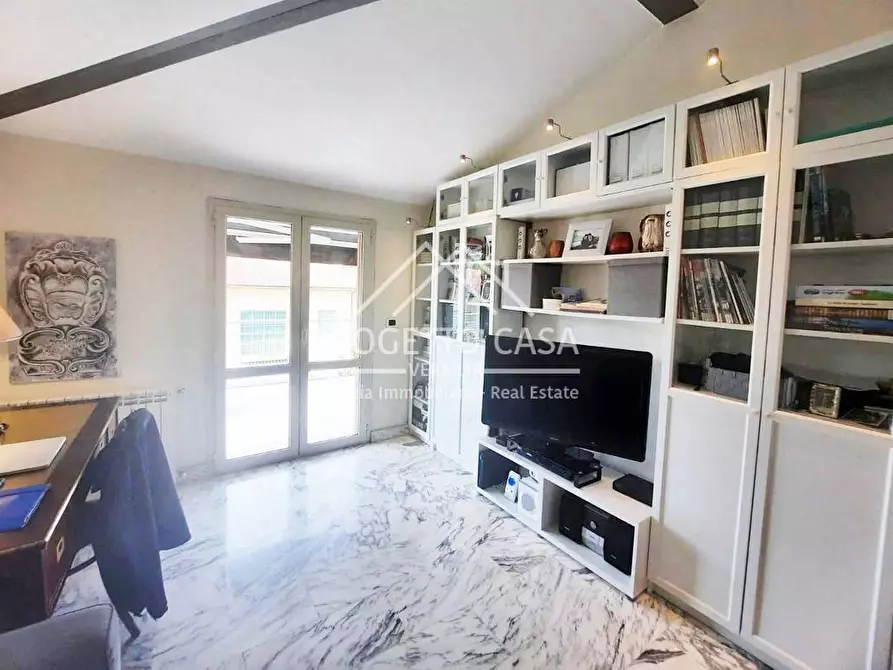 Immagine 17 di Appartamento in vendita  in via buozzi a Viareggio