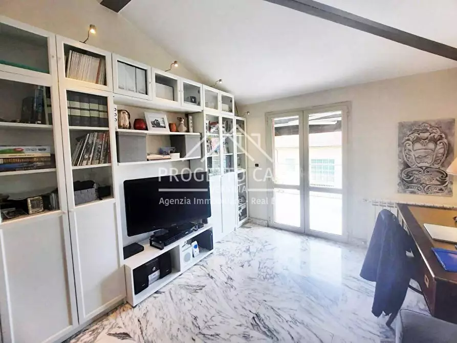 Immagine 18 di Appartamento in vendita  in via buozzi a Viareggio