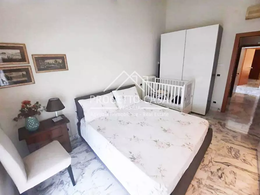 Immagine 29 di Appartamento in vendita  in via buozzi a Viareggio