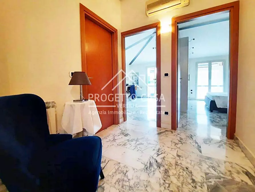 Immagine 33 di Appartamento in vendita  in via buozzi a Viareggio