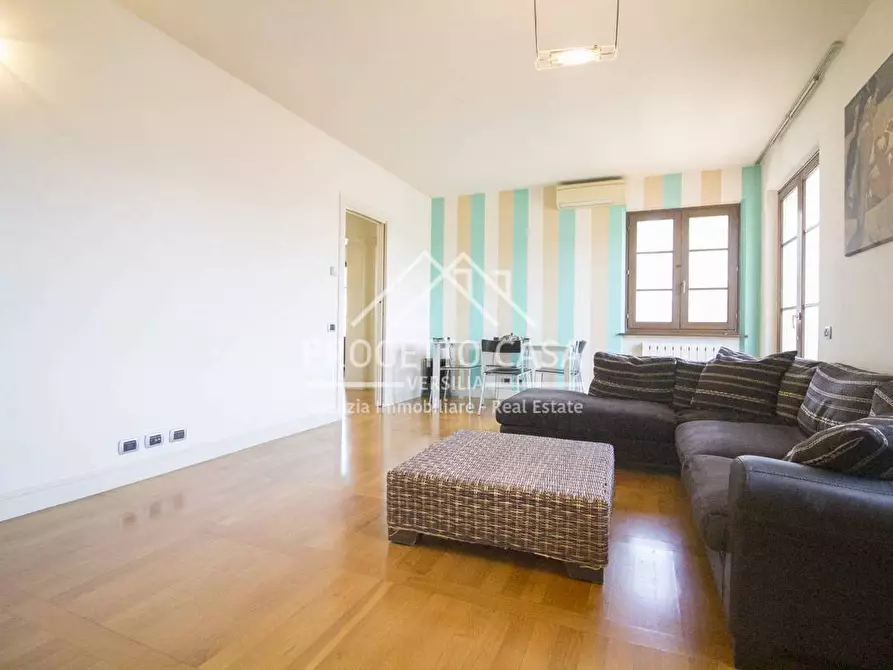 Immagine 3 di Appartamento in vendita  in VIA pitagora a Camaiore