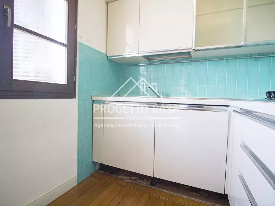 Immagine 12 di Appartamento in vendita  in VIA pitagora a Camaiore