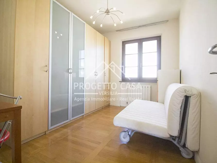 Immagine 18 di Appartamento in vendita  in VIA pitagora a Camaiore