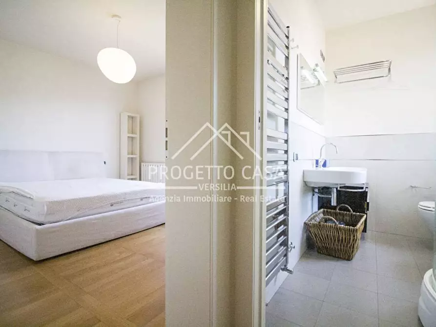 Immagine 24 di Appartamento in vendita  in VIA pitagora a Camaiore