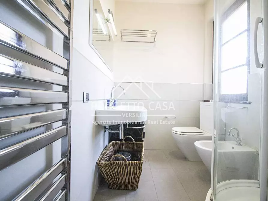 Immagine 25 di Appartamento in vendita  in VIA pitagora a Camaiore