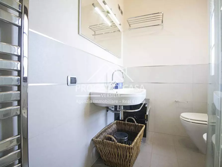 Immagine 26 di Appartamento in vendita  in VIA pitagora a Camaiore