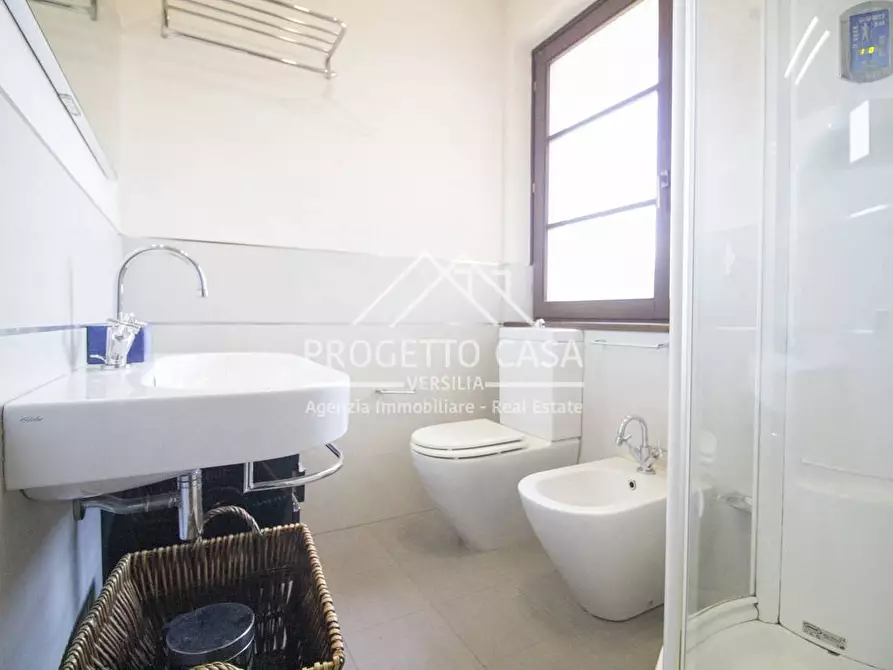 Immagine 27 di Appartamento in vendita  in VIA pitagora a Camaiore