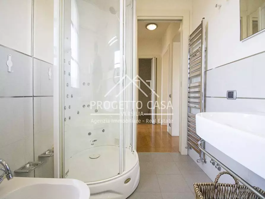 Immagine 29 di Appartamento in vendita  in VIA pitagora a Camaiore