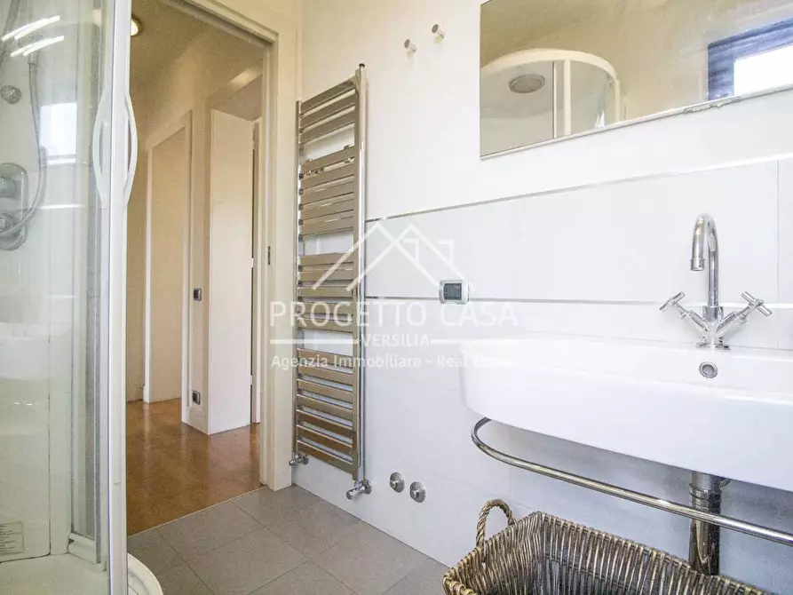 Immagine 30 di Appartamento in vendita  in VIA pitagora a Camaiore