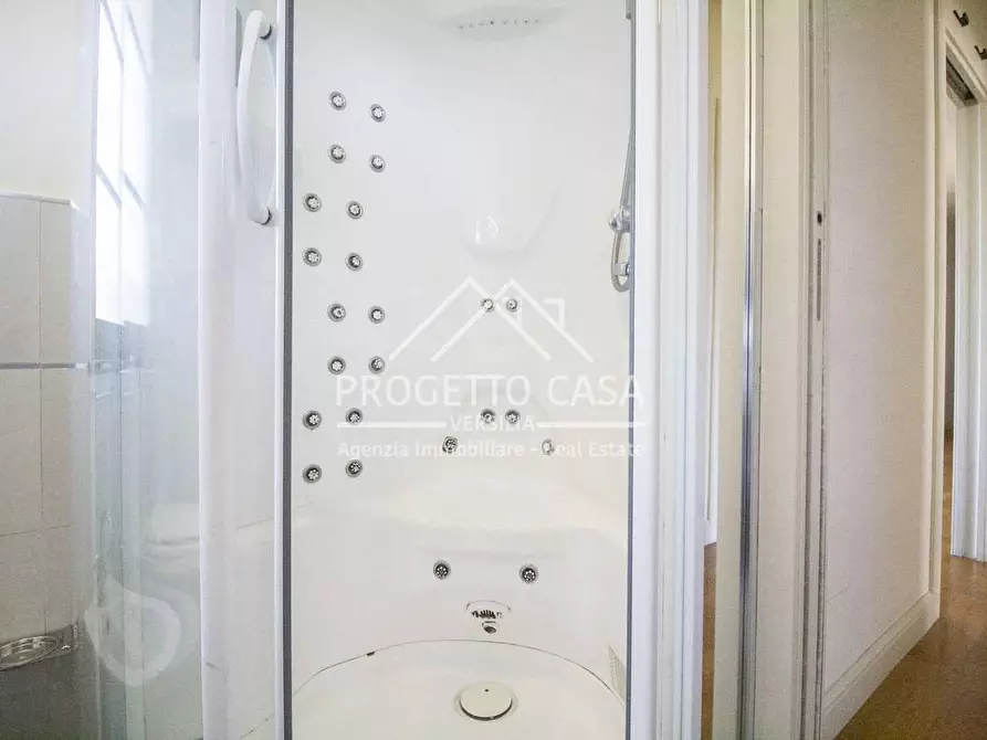 Immagine 31 di Appartamento in vendita  in VIA pitagora a Camaiore