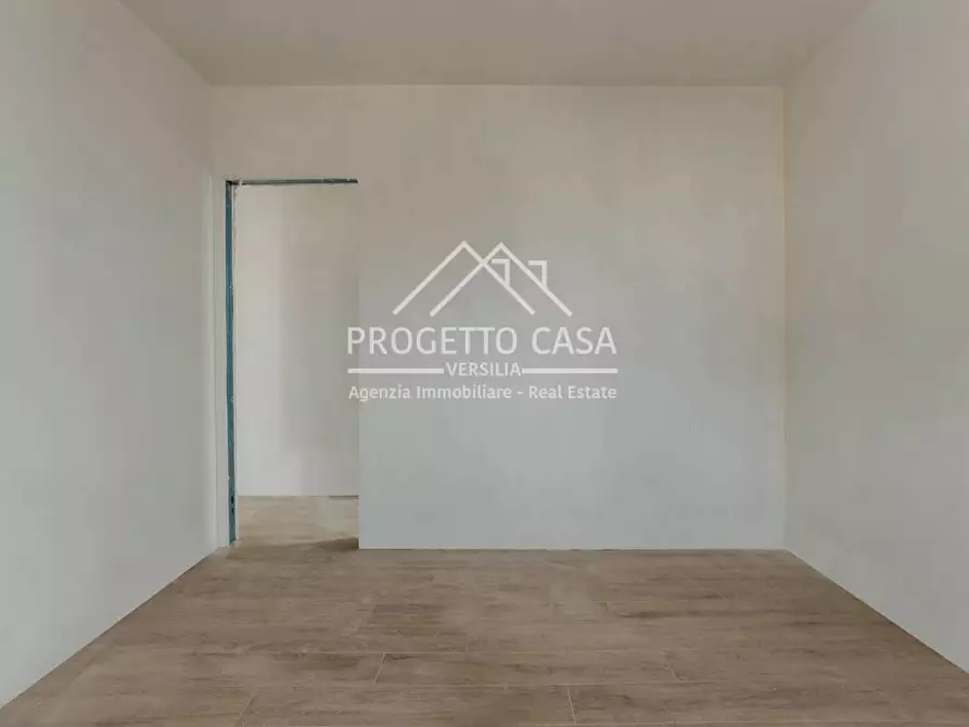 Immagine 16 di Appartamento in vendita  in VIA VITTORIO VENETO a Camaiore