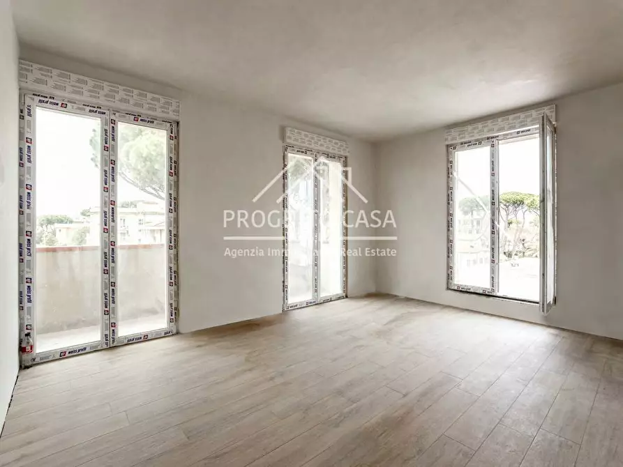 Immagine 19 di Appartamento in vendita  in VIA VITTORIO VENETO a Camaiore