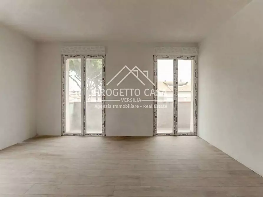 Immagine 21 di Appartamento in vendita  in VIA VITTORIO VENETO a Camaiore