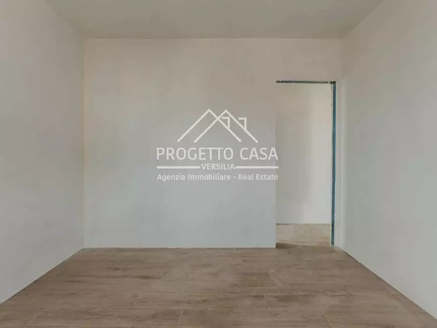 Immagine 31 di Appartamento in vendita  in VIA VITTORIO VENETO a Camaiore