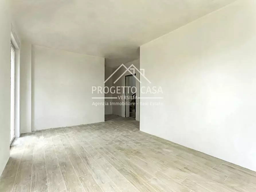 Immagine 32 di Appartamento in vendita  in VIA VITTORIO VENETO a Camaiore