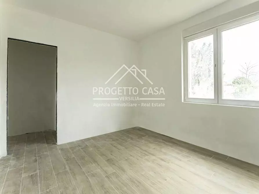 Immagine 33 di Appartamento in vendita  in VIA VITTORIO VENETO a Camaiore