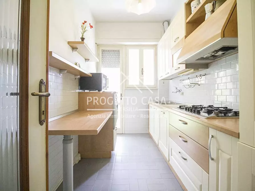 Immagine 10 di Appartamento in vendita  in VIA DON ENRICO TAZZOLI a Camaiore