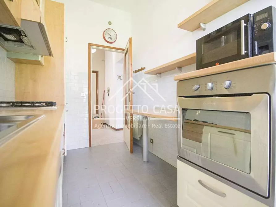 Immagine 16 di Appartamento in vendita  in VIA DON ENRICO TAZZOLI a Camaiore