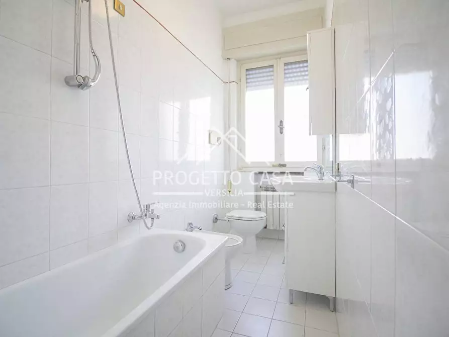 Immagine 22 di Appartamento in vendita  in VIA DON ENRICO TAZZOLI a Camaiore