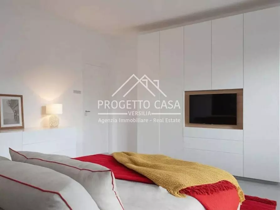 Immagine 11 di Casa indipendente in vendita  in VIA DEGLI OLMI a Camaiore