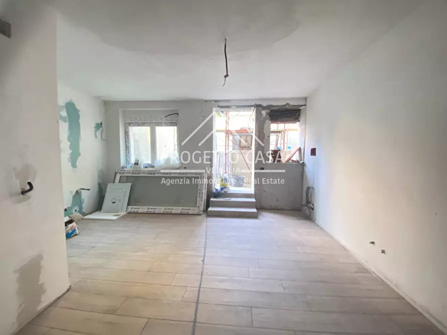 Immagine 4 di Appartamento in vendita  in VIA VITTORIO VENETO a Camaiore