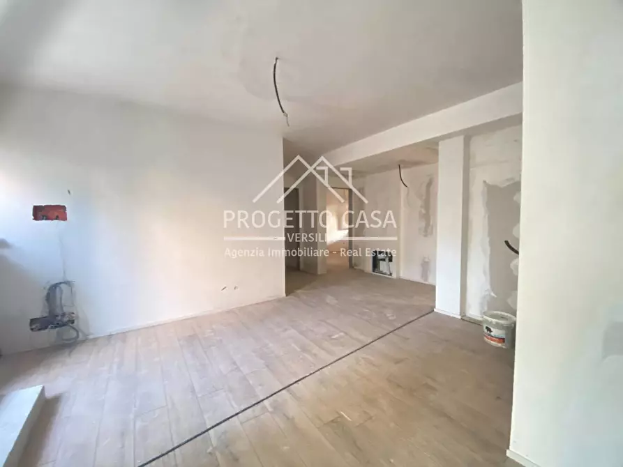 Immagine 6 di Appartamento in vendita  in VIA VITTORIO VENETO a Camaiore