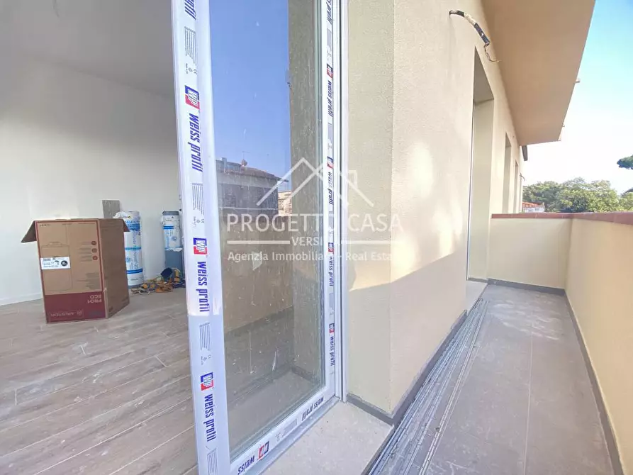 Immagine 7 di Appartamento in vendita  in VIA VITTORIO VENETO a Camaiore