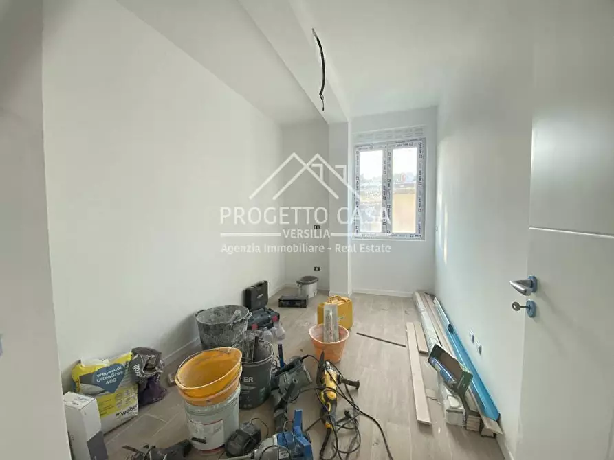 Immagine 9 di Appartamento in vendita  in VIA VITTORIO VENETO a Camaiore