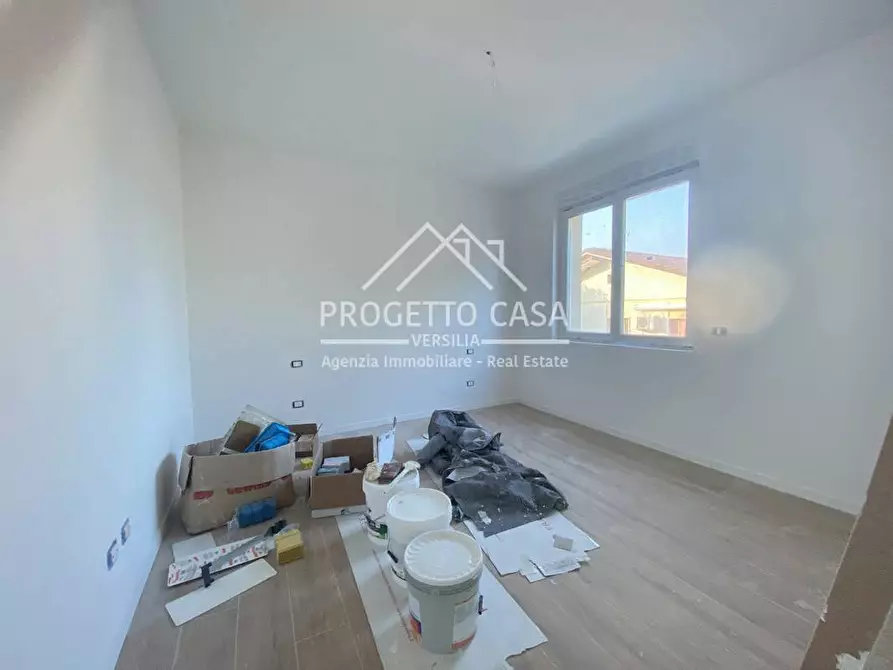 Immagine 13 di Appartamento in vendita  in VIA VITTORIO VENETO a Camaiore