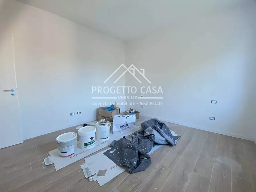 Immagine 14 di Appartamento in vendita  in VIA VITTORIO VENETO a Camaiore