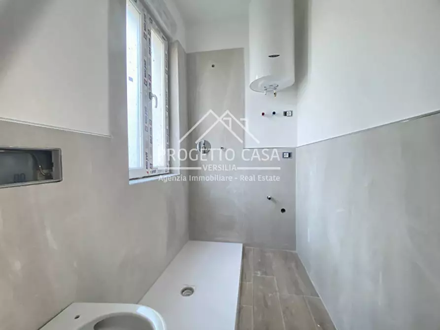 Immagine 20 di Appartamento in vendita  in VIA VITTORIO VENETO a Camaiore