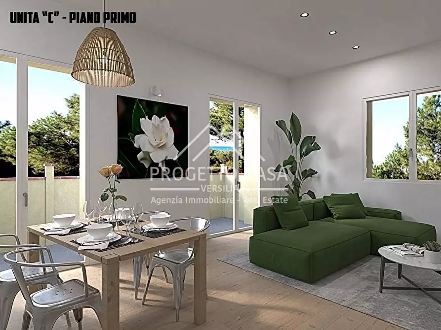 Immagine 21 di Appartamento in vendita  in VIA VITTORIO VENETO a Camaiore