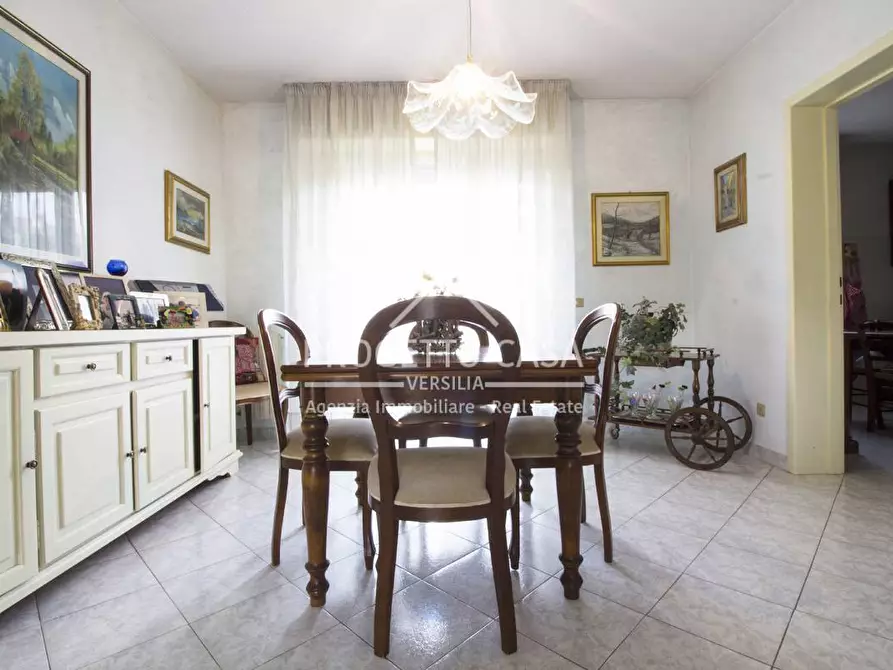 Immagine 3 di Casa indipendente in vendita  in Via 2 Giugno a Camaiore