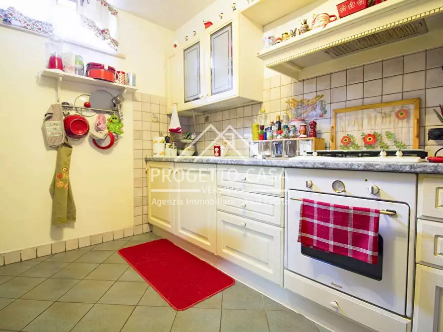 Immagine 9 di Casa indipendente in vendita  in Via 2 Giugno a Camaiore