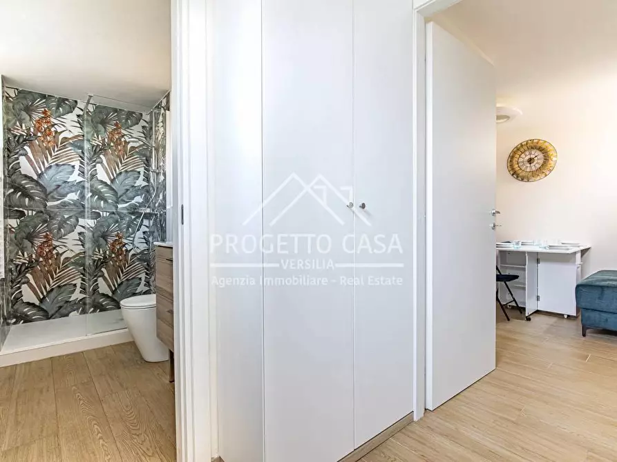 Immagine 5 di Appartamento in vendita  in VIA DELLE MAGNOLIE a Camaiore