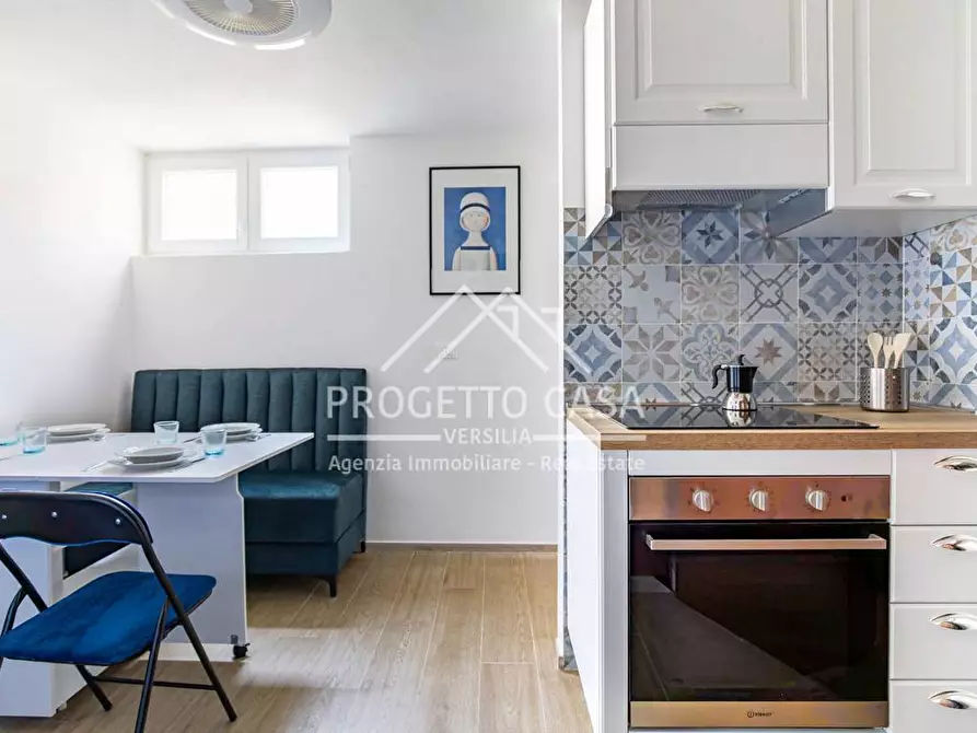 Immagine 20 di Appartamento in vendita  in VIA DELLE MAGNOLIE a Camaiore