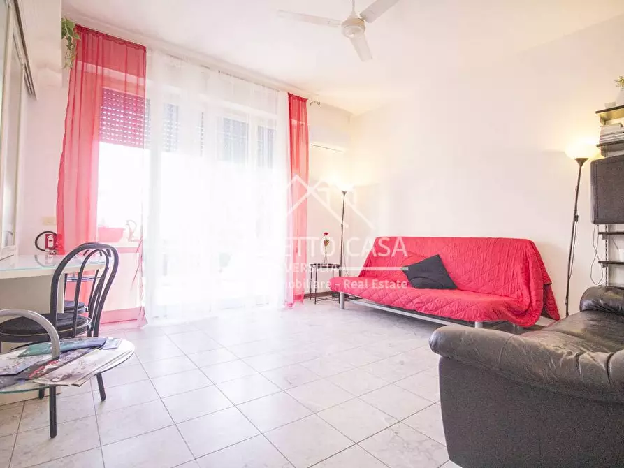 Immagine 1 di Appartamento in vendita  in VIA BEZZEGA a Viareggio