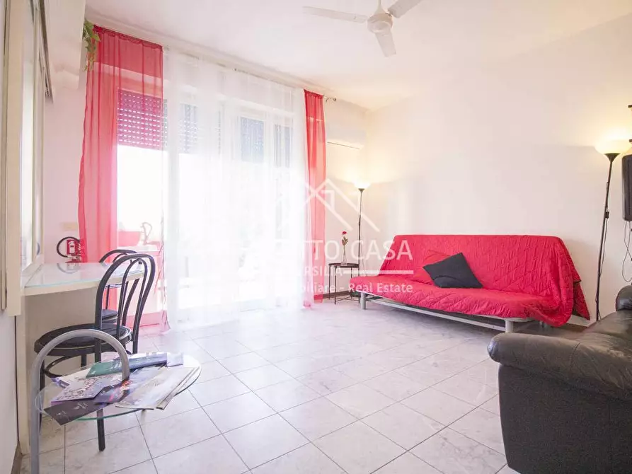 Immagine 5 di Appartamento in vendita  in VIA BEZZEGA a Viareggio