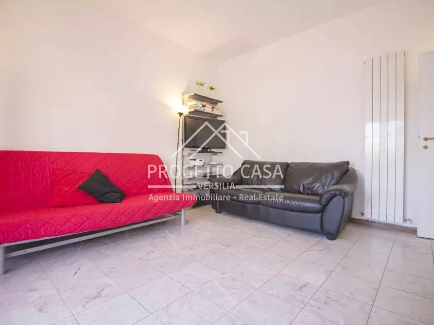 Immagine 7 di Appartamento in vendita  in VIA BEZZEGA a Viareggio